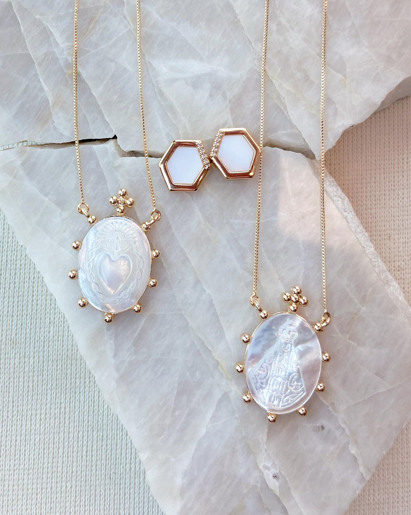 Conjunto Colar 40cm + Brinco Madre Pérola