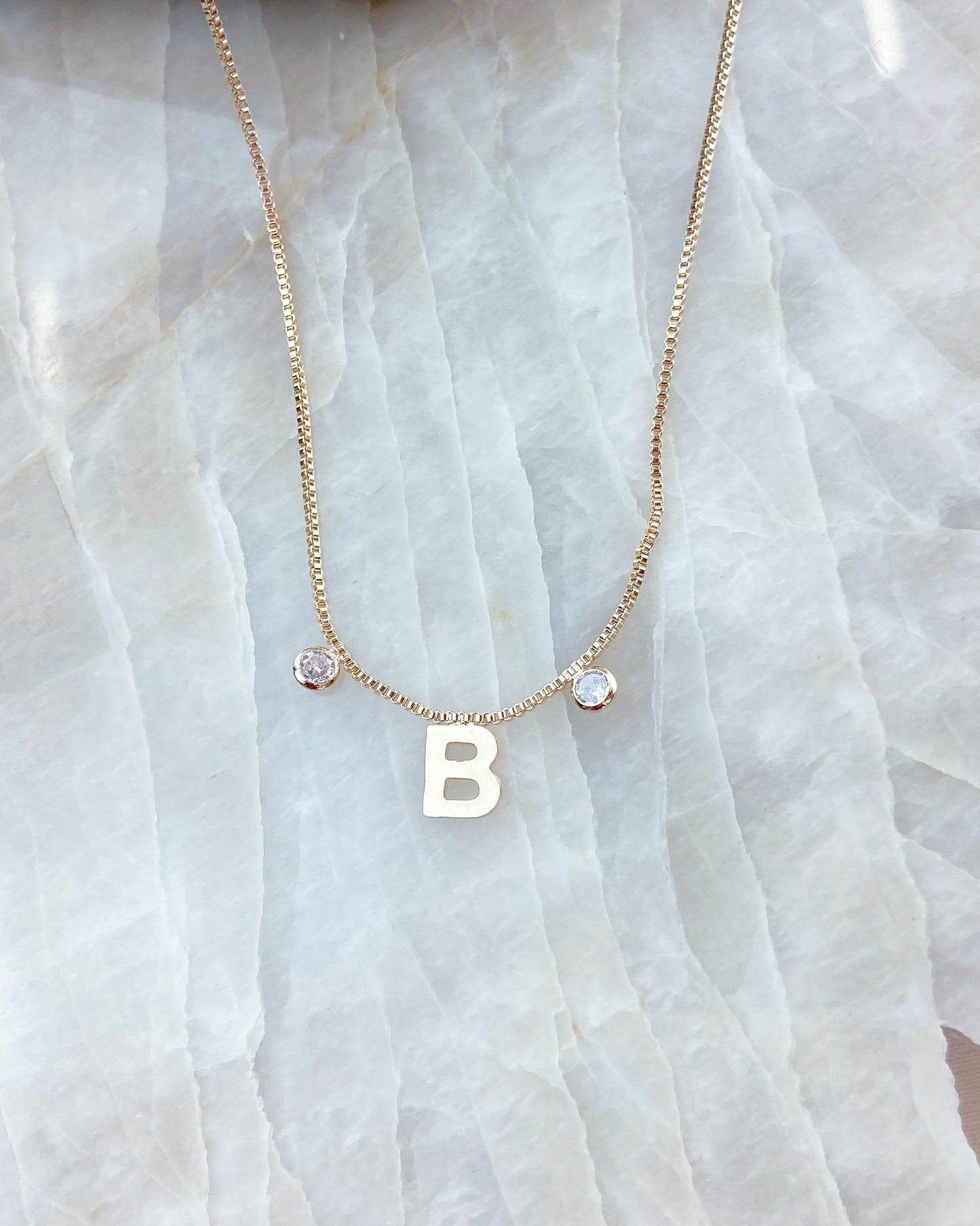 Colar Letra com Zirconias 40cm