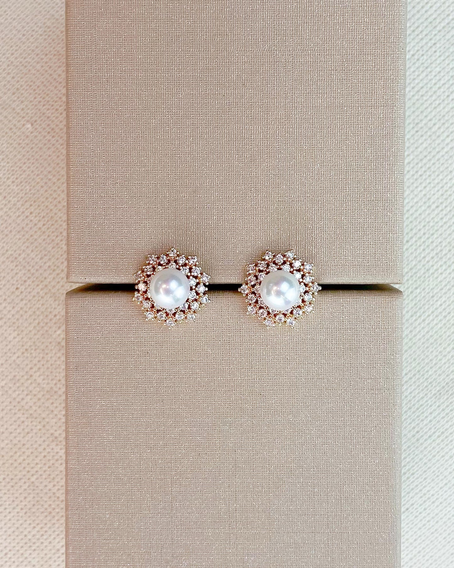 Brinco Pérola Cravejado